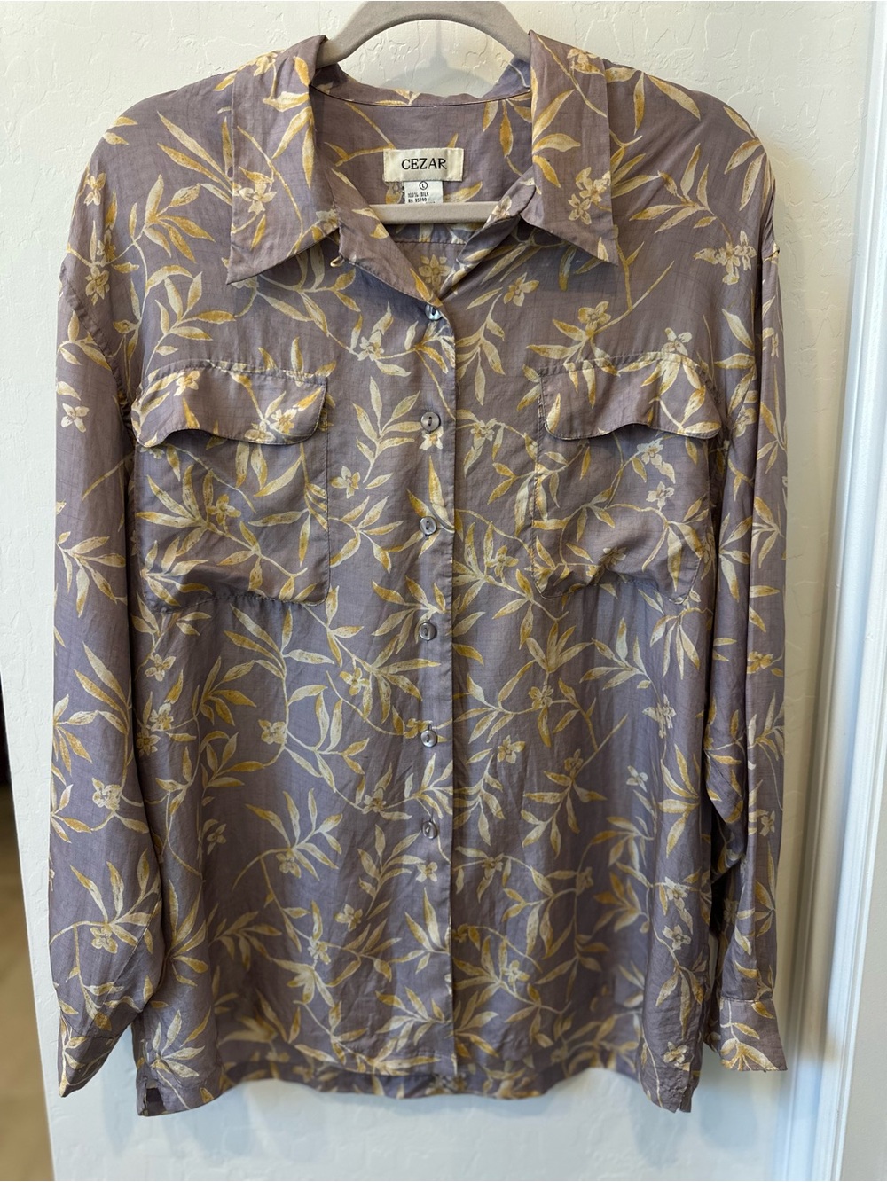 Long-Sleeve Floral Print Shirt in Taupe and Gold 100% silk